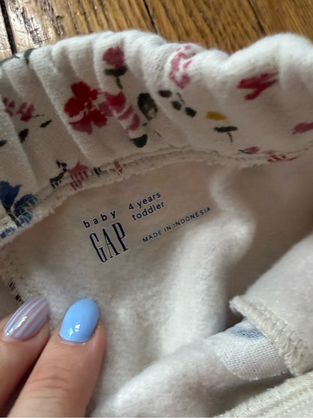 Gap Kids White Floral Sweat Pants - Size 4 - Picture 2 of 3